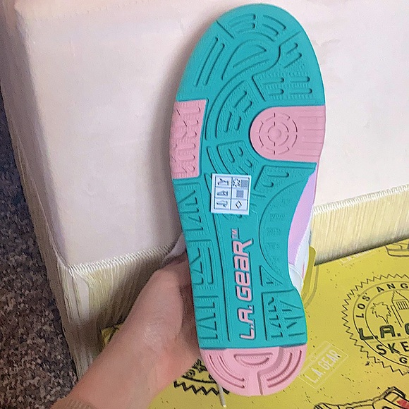 L.A. Gear Sketchers Low Top Sneakers - Picture 4 of 4